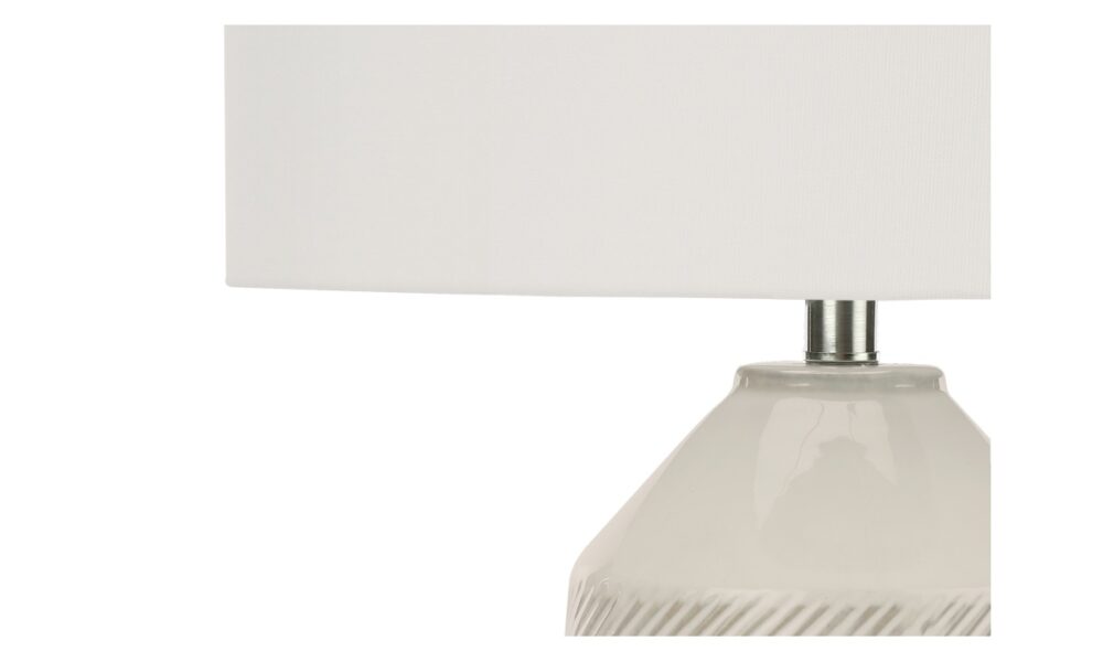 33" Cream Ceramic Table Lamp (I 9613) - Image 4