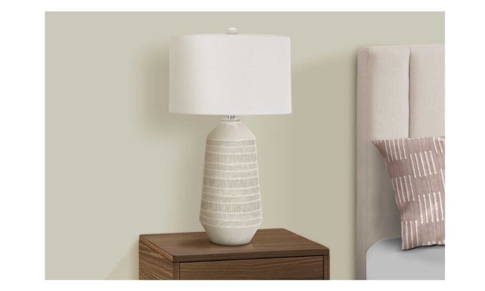 33" Cream Ceramic Table Lamp (I 9613) - Image 2