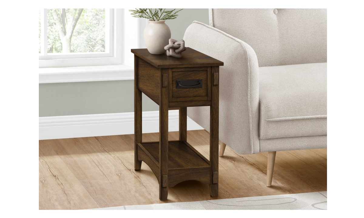 Walnut End Table (I 3955)
